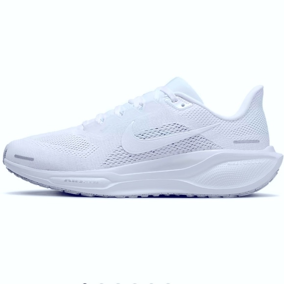 NIB Women’s Nike Air Zoom Pegasus 41 Size 9 White/Silver - Picture 1 of 10